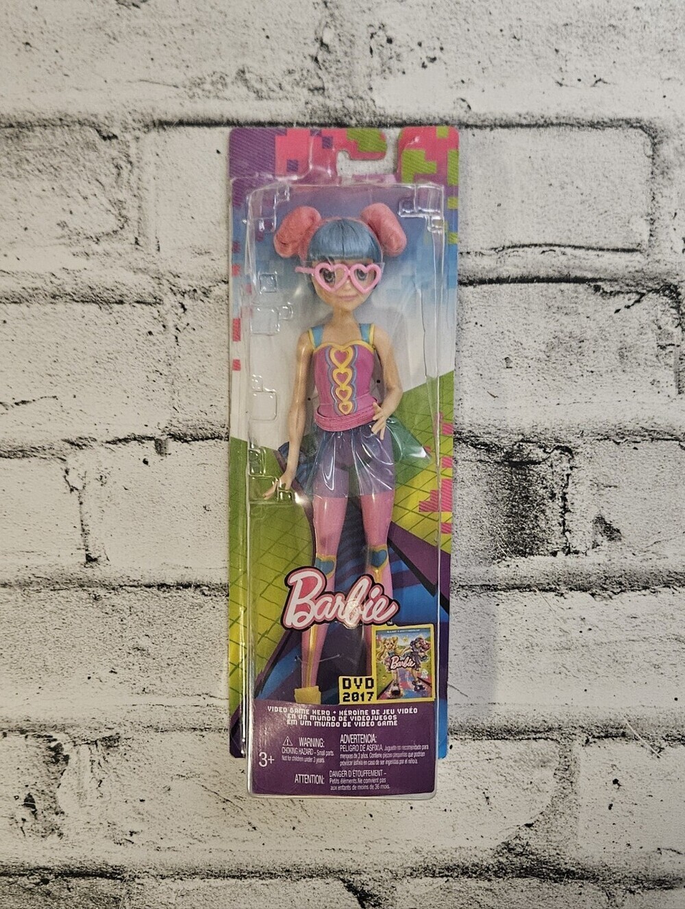 Barbie Video Game Hero Doll 2017 NIB Box Taped Gamer Outfit